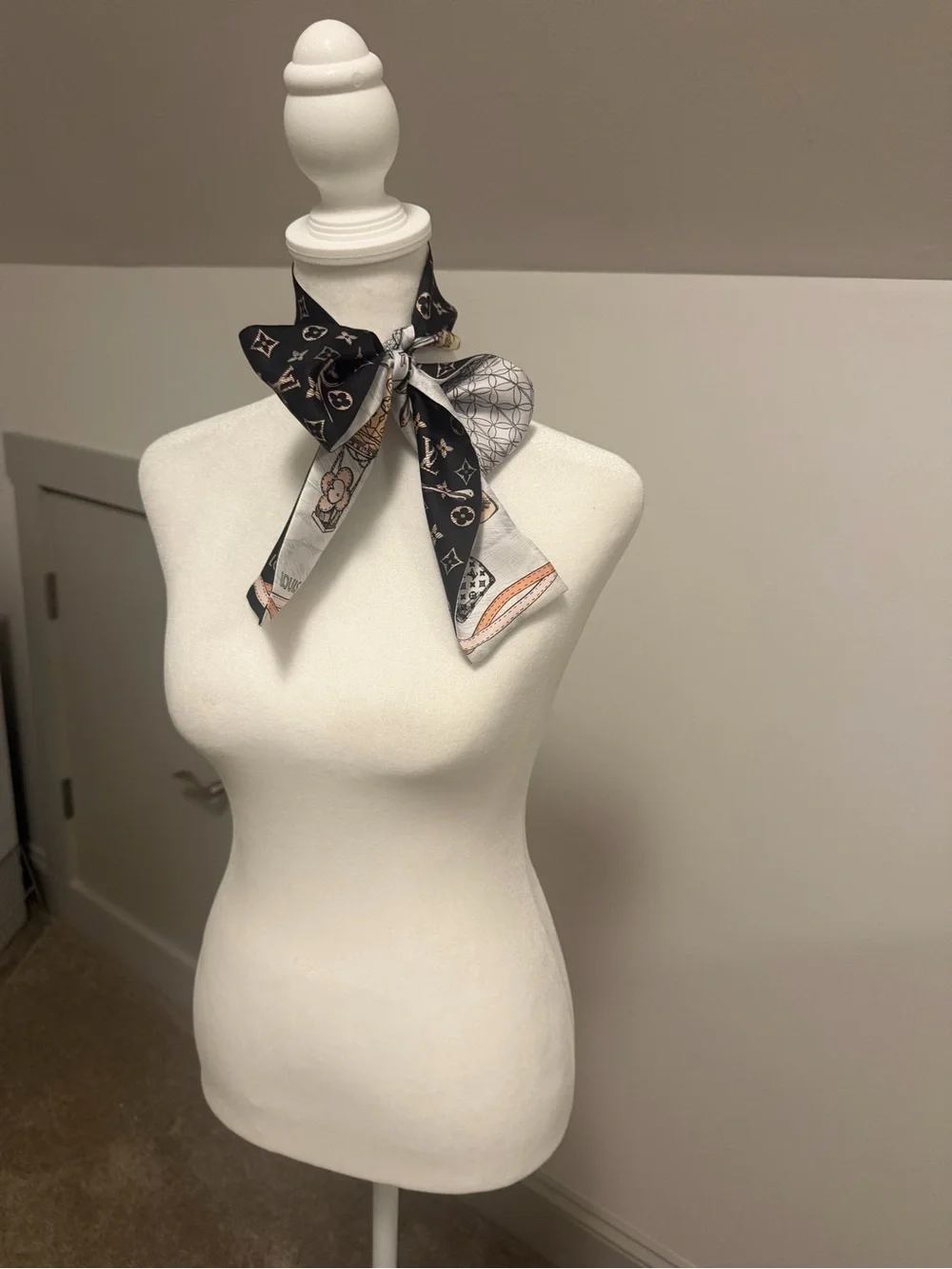 Louis Vuitton Black Silk Monogram Hot Air Balloon Bandeau Scarf Reversible